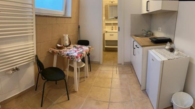 Sos Apartment *